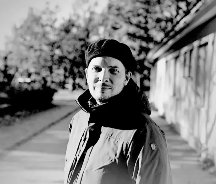 Anssi Grekula, som lager nettsidene bak Nettklar